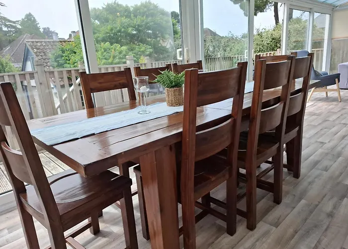 Panorama House - 400M From Sandbanks Beach