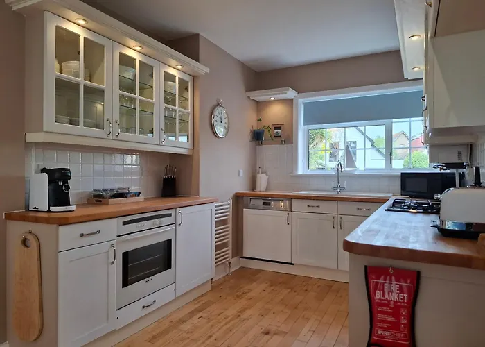 Panorama House - 400M From Sandbanks Beach